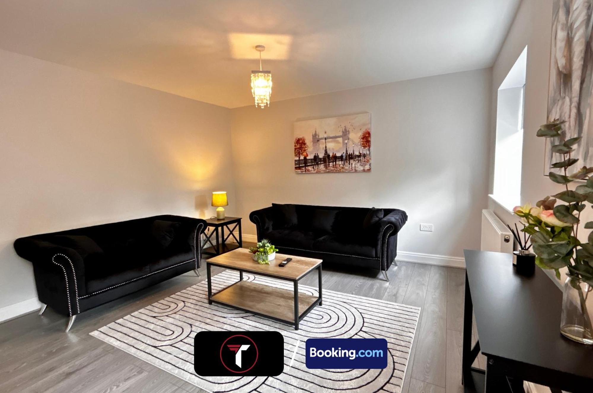 Spacious 4 Bedroom By Tara Stays Short Lets & Serviced Accommodation Aldershot With Free Wifi & Garden Zewnętrze zdjęcie