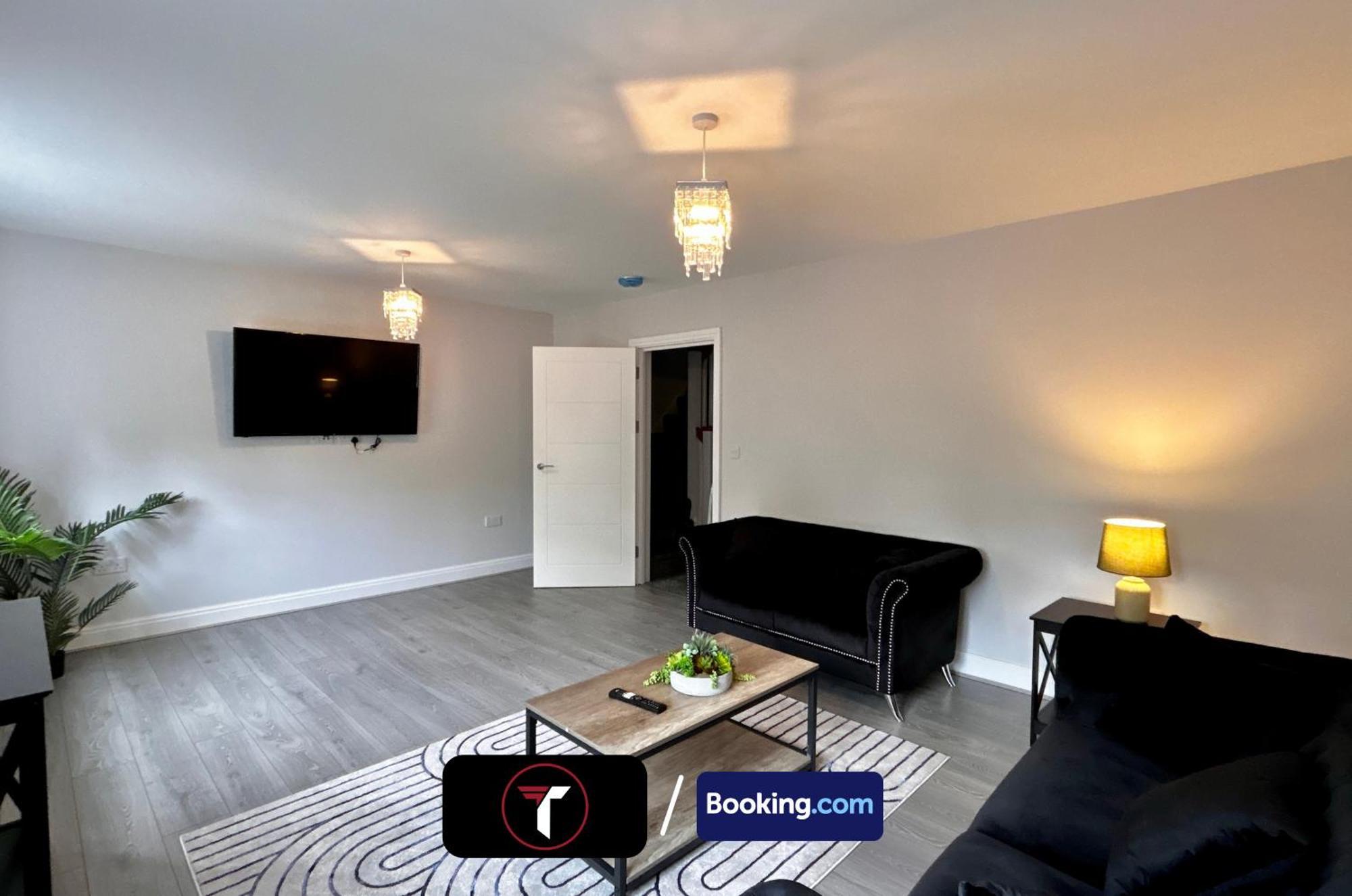 Spacious 4 Bedroom By Tara Stays Short Lets & Serviced Accommodation Aldershot With Free Wifi & Garden Zewnętrze zdjęcie